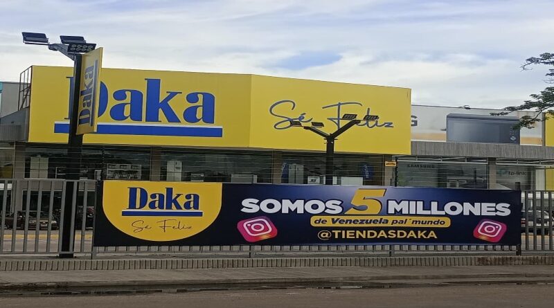 Con 5 Millones de seguidores en Instagram Daka rompe récord en retail