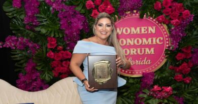 Reconocen en el Women Economic Forum Florida 2025 a maquilladora de las estrellas Xiomara Castellanos