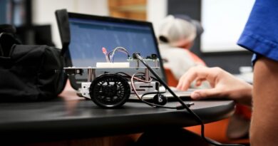 Revolución Educativa: Bancamiga y Colegio Jefferson Lanzan Programa Pionero de Robótica e IA