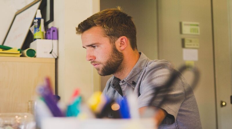 OMS Advierte: El calor extremo se convierte en un riesgo laboral global