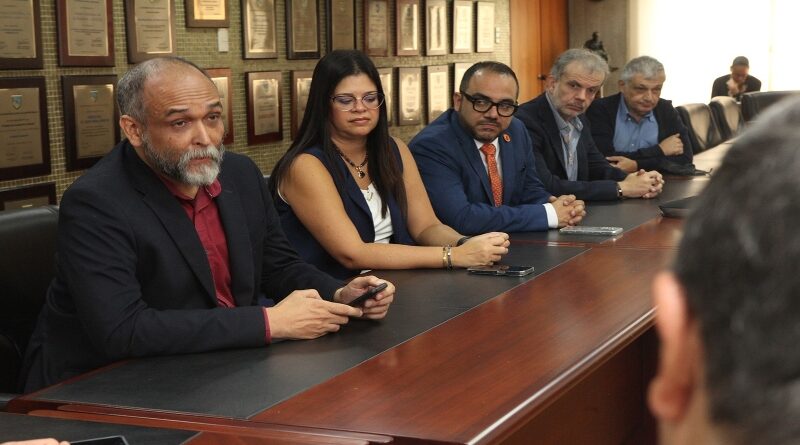 La UCAB y la Bolsa de Valores de Caracas Impulsan la Alfabetización Financiera y Cripto en Venezuela