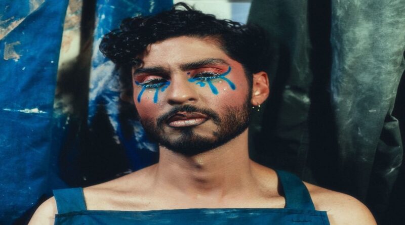 Tomás Santiago debuta con 'Me dejé caer', un EP para afrontar la adultez en tono new wave