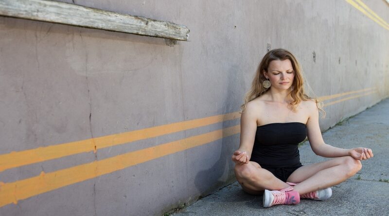 La meditación: una herramienta poderosa para el bienestar mental y físico en la vida moderna