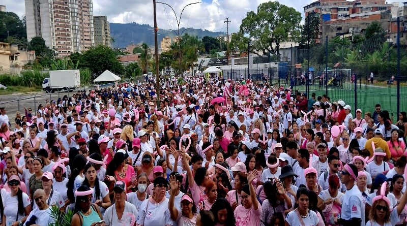 Los Teques se Viste de Rosa: Multitudinaria Caminata Concientiza sobre la Detección Temprana del Cáncer de Mama