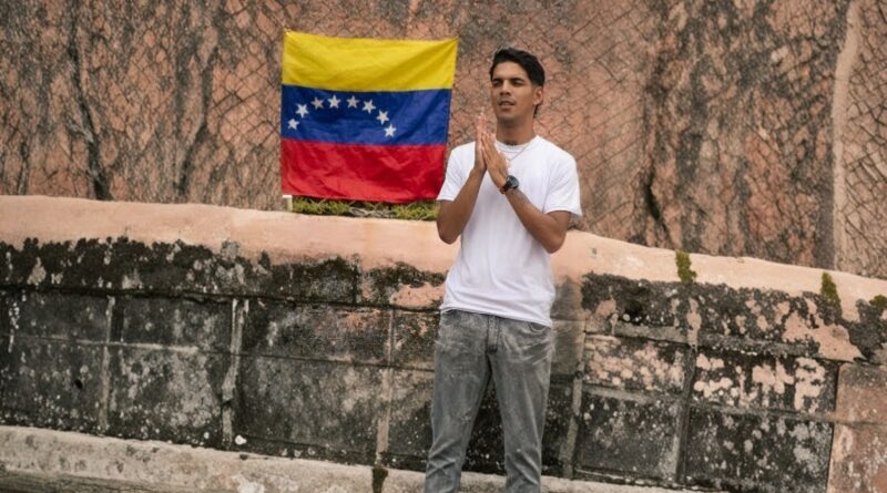JP21 se vuelve viral tras defender a Venezuela en controversia de un Podcast