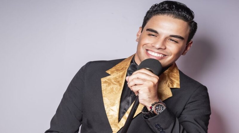 NP- El actor David Tobar, cumple 15 años de trayectoria frente a cámaras, micrófonos y tablas.