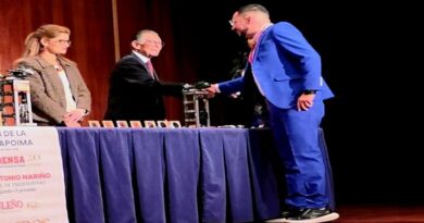 Mario Pinzón Recibe el Máximo Galardón de Colombia por Segunda Vez y Anuncia su Debut en el Cine
