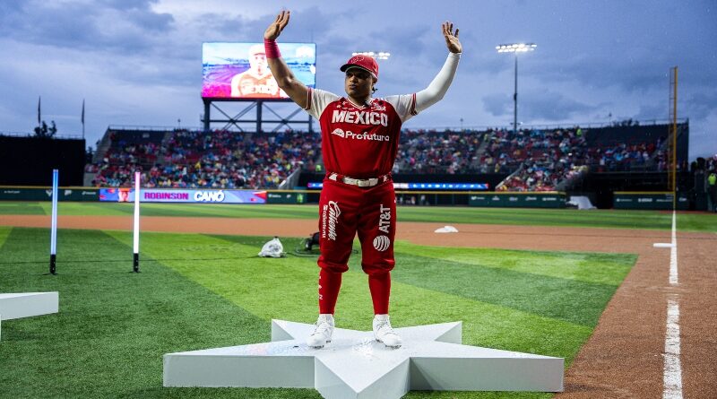 Robinson Canó se destaca entre las estrellas de la Liga Mexicana de Béisbol