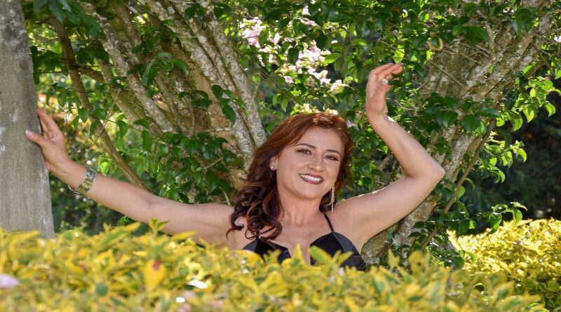 Adriana Santa estremece corazones con su nuevo tema : "Tú: Mi Motivo"