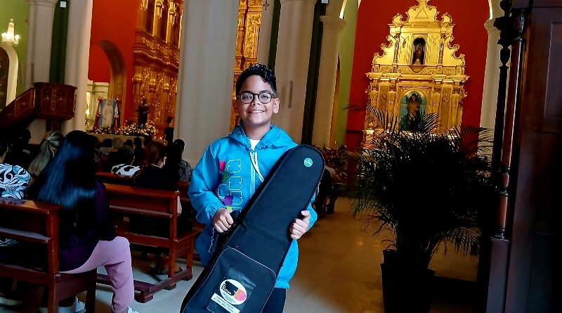 El joven violinista Luciano Oviedo representará el tricolor venezolano en el Vaticano