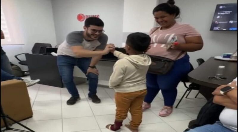 Niño de Carabobo Vuelve a Caminar Gracias a Prótesis 3D de Blink Smart Solution