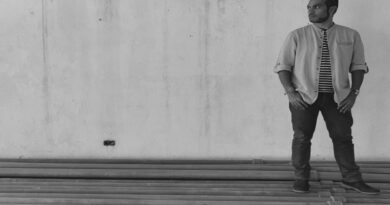 Novela de Ernesto J. Navarro gana Premio Nacional de Literatura “Stefania Mosca” 2025