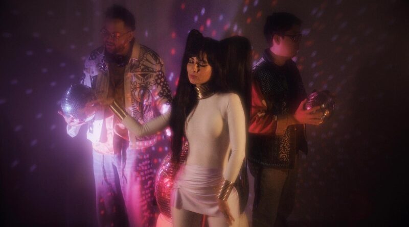 Yadira Zoo estrena su nuevo sencillo “Luces de Cristal” y anuncia su álbum para 2026