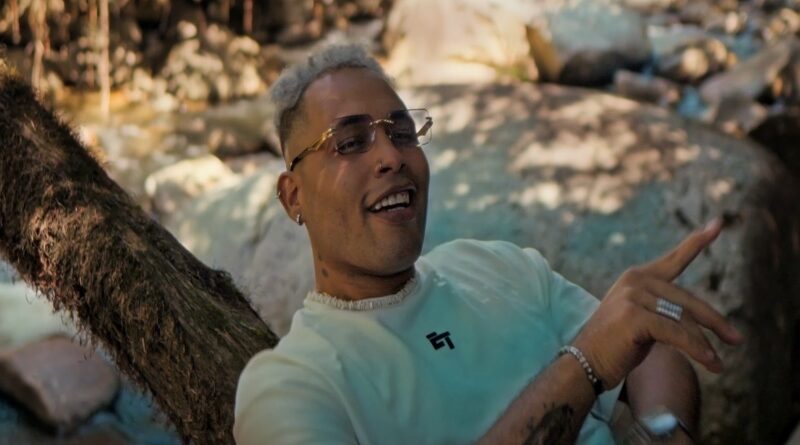 Ray El Versátil cruza fronteras y conquista Latinoamérica con “Carita Bonita”