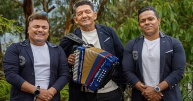 Los Chiches Vallenatos Le Piden a ese Amor "Quédate"