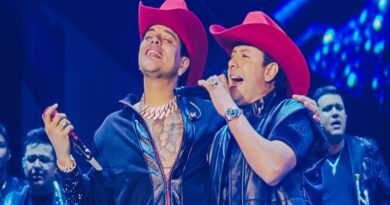 Diego Monroy hace historia en El Campín al cantar junto a Eduin Caz ante más de 60 mil personas