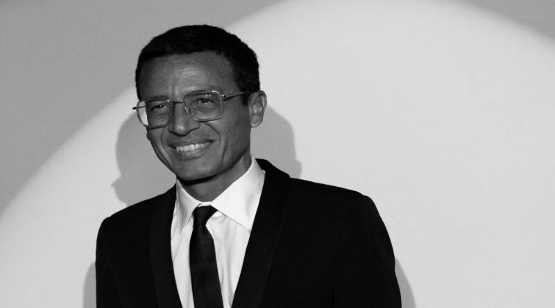 JKN Universe LLC demanda a Omar Harfouch por incumplimiento de contrato y difamación en relación con Miss Universe