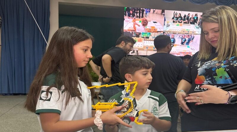34 equipos participaron Competencia Regional de Robótica 