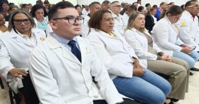 CLEBM condecora la labor humanista de los médicos mirandinos en acto especial