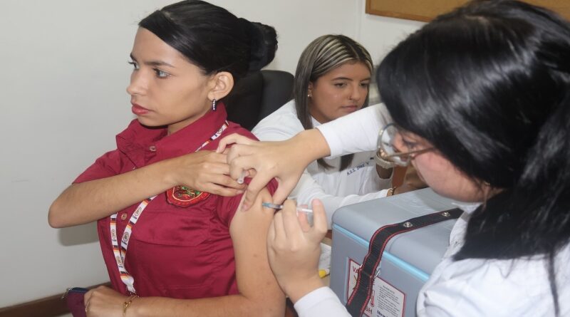 CLEBM garantiza salud integral a trabajadoras y comunidades en jornada por el Mes de la Mujer