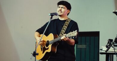 Edu Torres presenta su nuevo sencillo "Su Nombre Es Cristo"