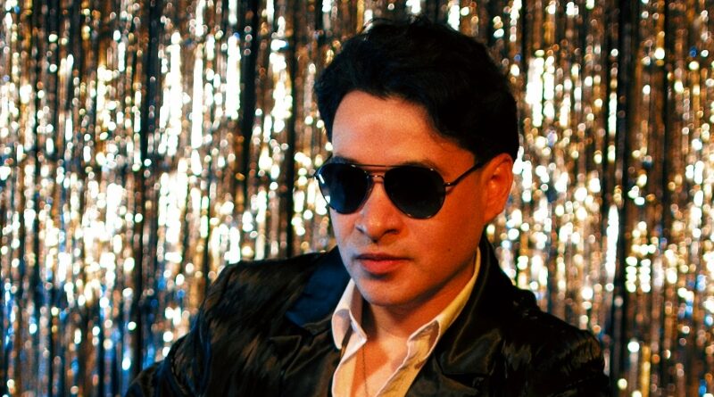 Alejandro Londoño presenta una obra conceptual que trasciende géneros y formatos