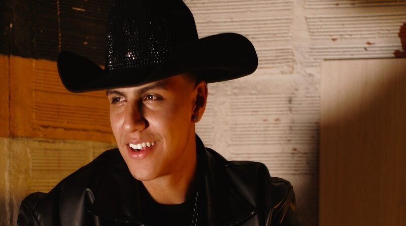 Ángel Guaca rompe esquemas con su primer proyecto Internacional