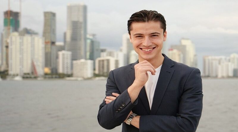 Harvey Ferrer: replica el modelo de Elon Musk para escalar millones con IA