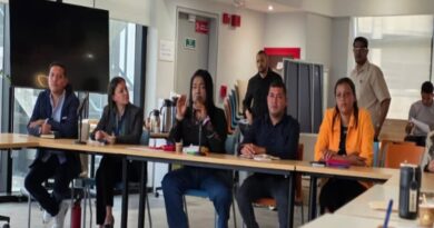 Iniciativa busca reducir la brecha económica mediante presupuestos sensibles al género y formación técnica especializada.