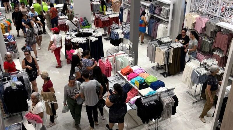 Tijerazo inauguró su primera tienda en La Guaira con gran afluencia de público