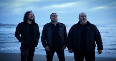Power trío In-Ad HomineM estrena primer LP: "Entre Fuego y Sombras"