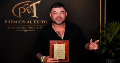 Andrés Amariles recibe reconocimiento en los Premios Nuestro Talento 2026