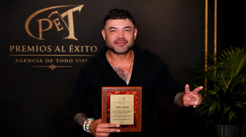 Andrés Amariles recibe reconocimiento en los Premios Nuestro Talento 2026