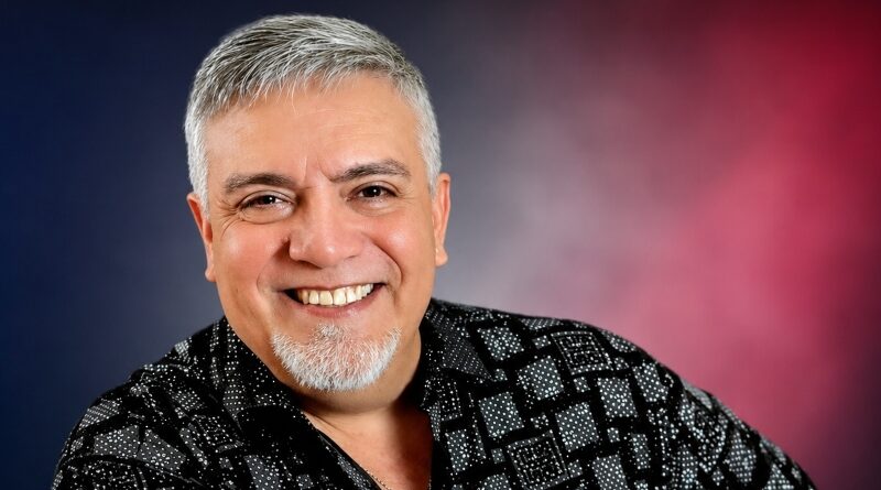 Fernandito Rentas Presenta su Nuevo Sencillo "Gato Encerrado"