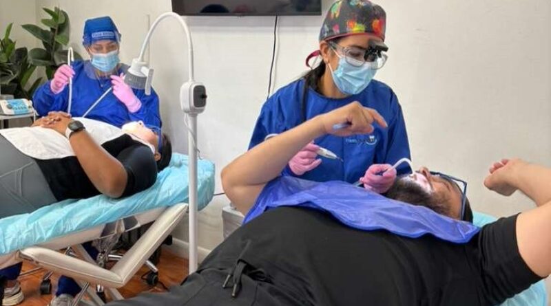 Más que una sonrisa: una alianza lleva atención dental gratuita a la comunidad de El Doral