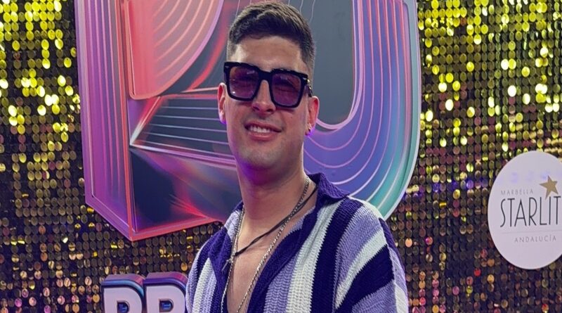 Sazza pasa de un sueño colombiano a los grandes escenarios: Premios Juventud, LOS40 y Beéle