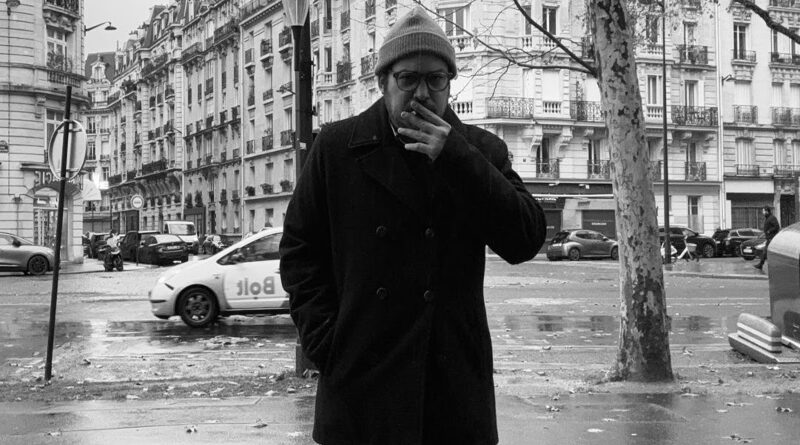 Carlos Méndez lanza 'Poeta Moderno' en colaboración con creativos de la escena cultural panameña